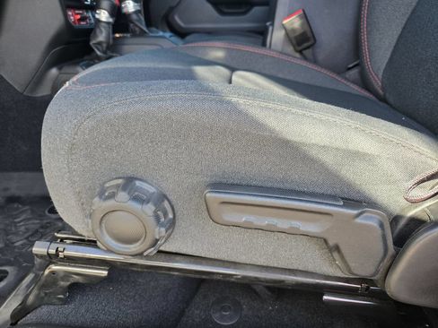 Used 2024 Jeep Wrangler Unlimited Rubicon AWD/4WD image 24
