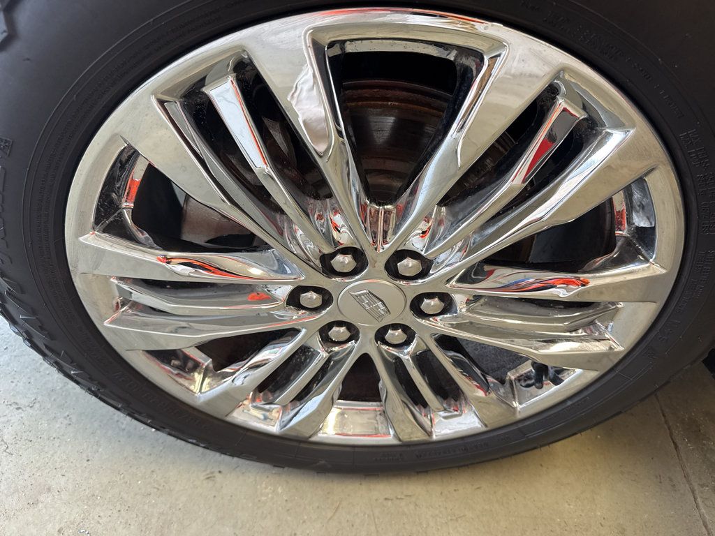 Used 2017 Cadillac XT5 Platinum w/ Driver Assist Package AWD/4WD image 35