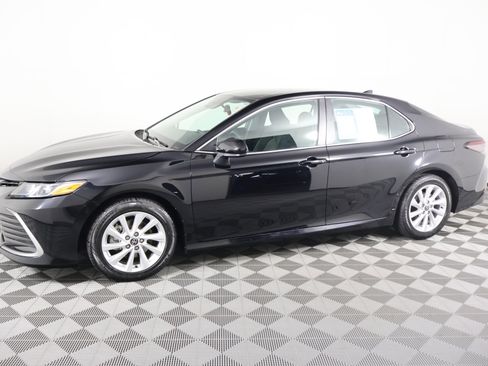Used 2024 Toyota Camry LE image 9
