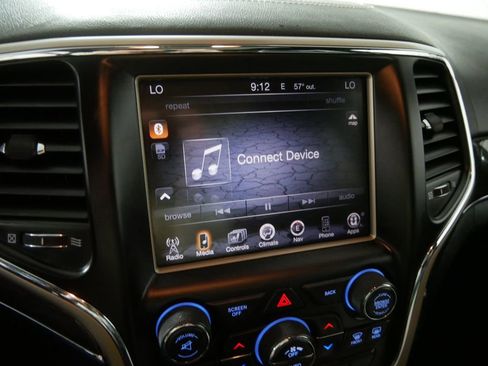 Used 2015 Jeep Grand Cherokee Overland w/ Advanced Technology Group image 29