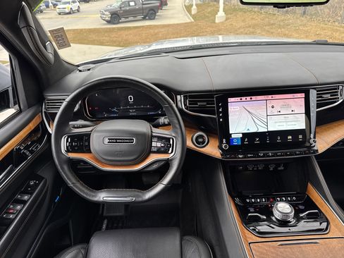 Used 2022 Jeep Grand Wagoneer Series III w/ Rear Seat Video Group 1 image 16