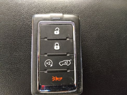 Used 2023 Jeep Grand Cherokee Limited w/ Black Appearance Package AWD/4WD image 32