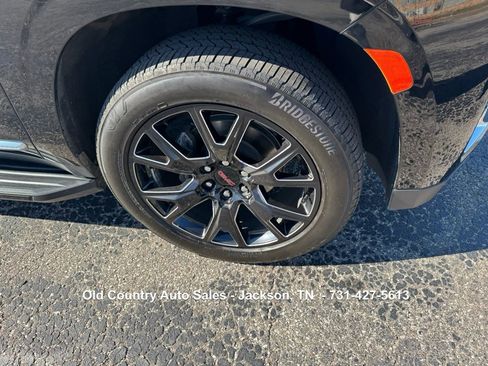 Used 2022 GMC Yukon SLT w/ SLT Luxury Package image 12