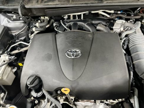 Used 2022 Toyota Highlander L FWD image 24