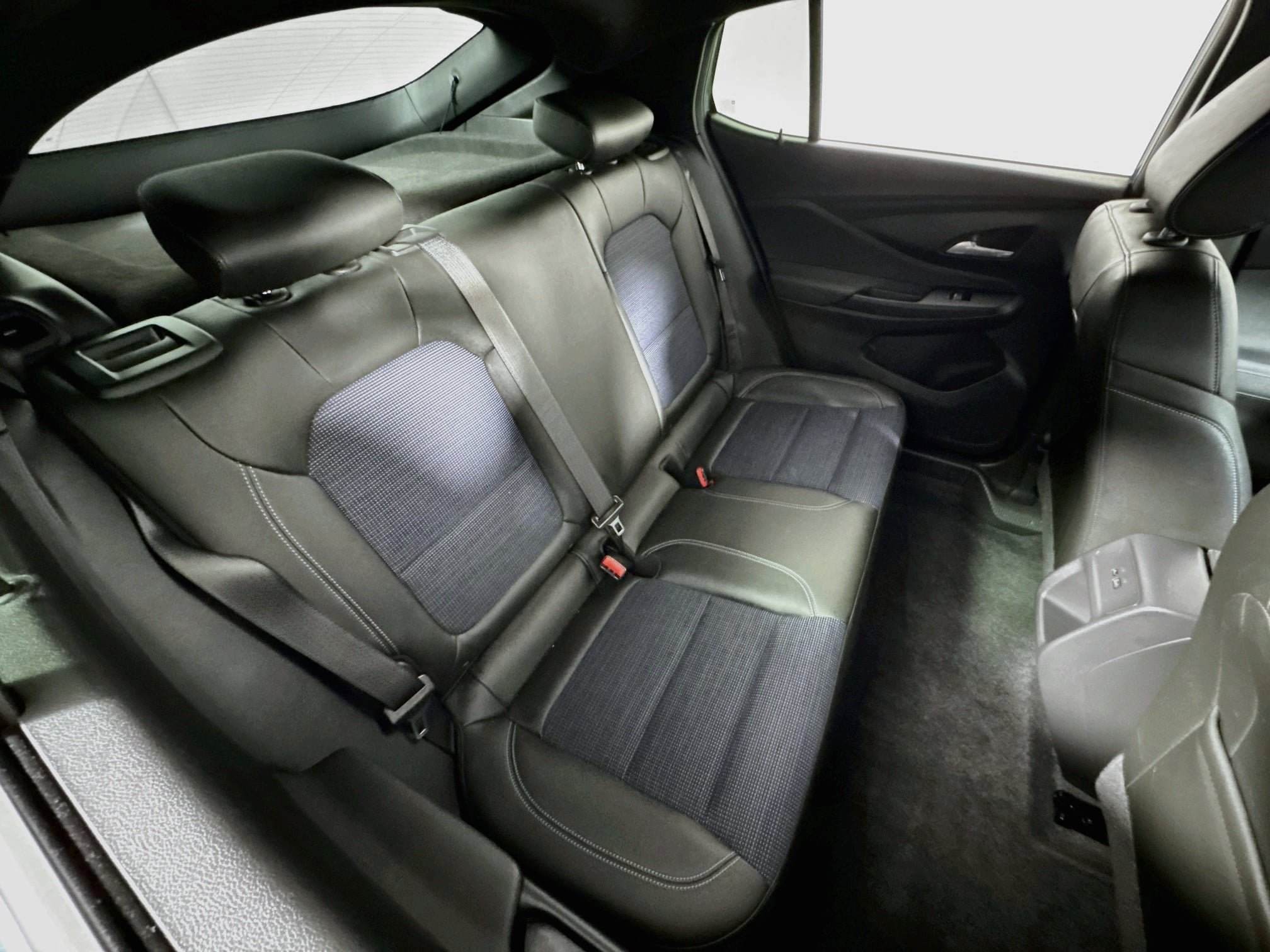 Used 2025 Buick Envista Preferred w/ Convenience II Package FWD image 25