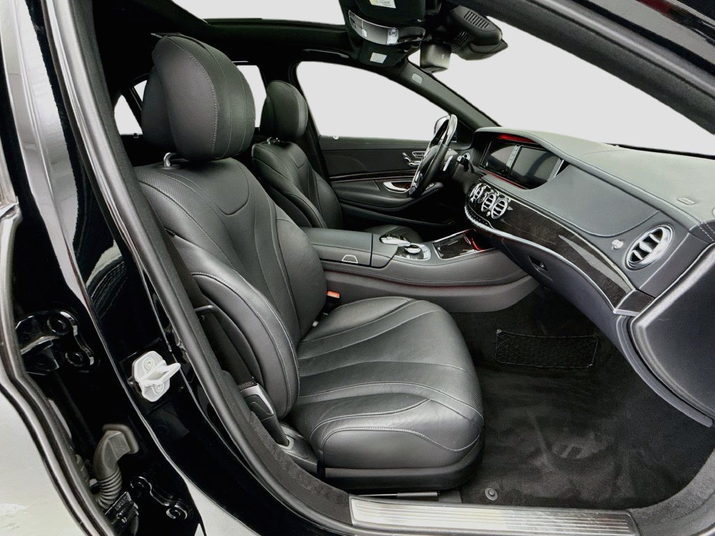 Used 2017 Mercedes-Benz S 550 Sedan image 19