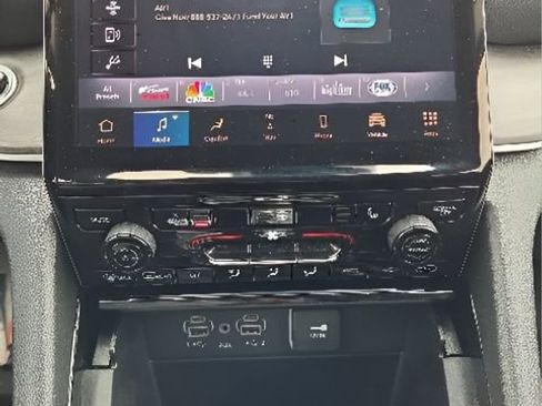 Used 2023 Jeep Grand Cherokee Limited AWD/4WD image 30