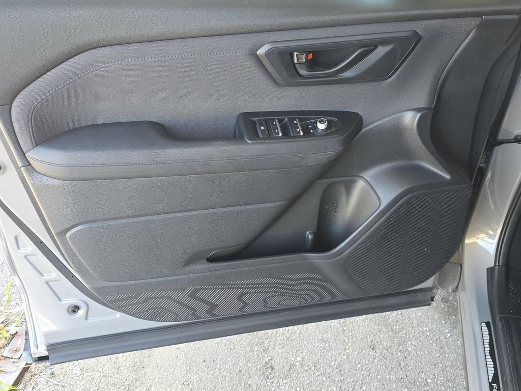 Used 2025 Subaru Forester Premium AWD/4WD image 26