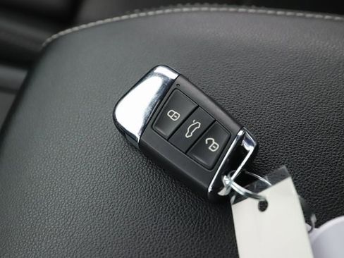 Used 2022 Volkswagen Atlas Cross Sport SE image 20