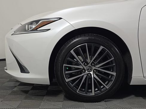 Used 2024 Lexus ES 350 w/ Premium Package FWD image 11