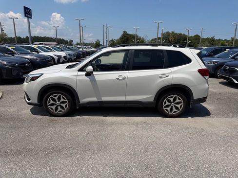 Used 2023 Subaru Forester Premium AWD/4WD image 12