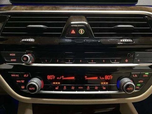 Used 2020 BMW 530i w/ Convenience Package image 54