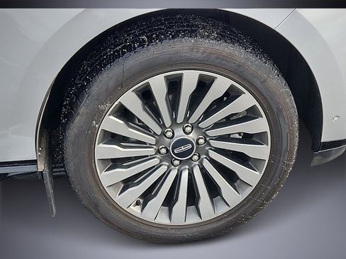 Used 2019 Lincoln Navigator Reserve image 8