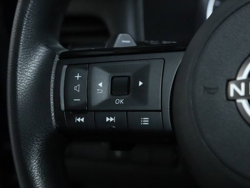 Used 2023 Nissan Rogue SV image 21