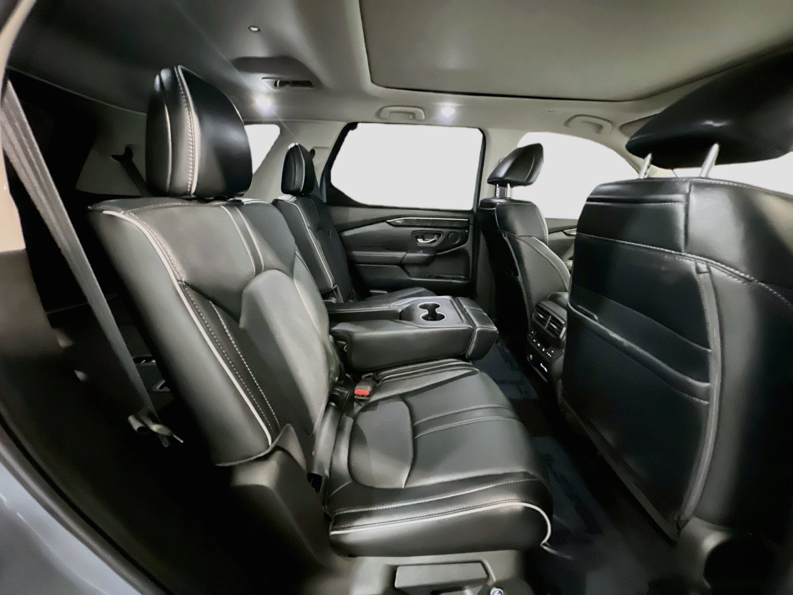 Used 2023 Honda Pilot Elite image 22