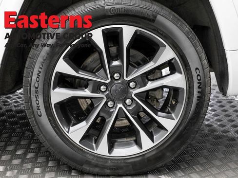 Used 2022 Jeep Grand Cherokee Overland AWD/4WD image 8