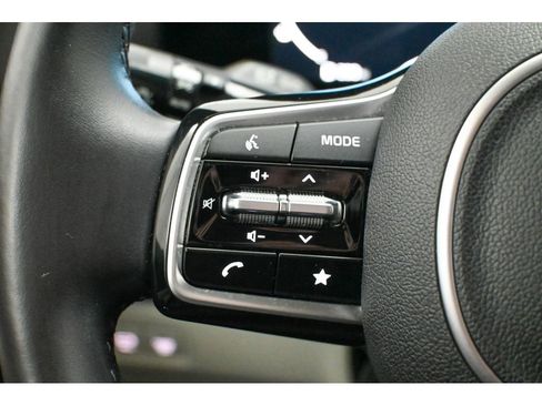 Used 2022 Kia Carnival SX Prestige image 43