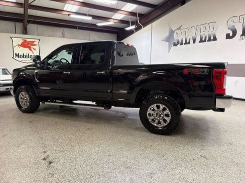 Used 2019 Ford F250 XLT w/ XLT Premium Package AWD/4WD image 4