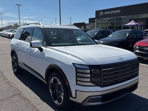 Used 2026 Hyundai Palisade Limited image 3