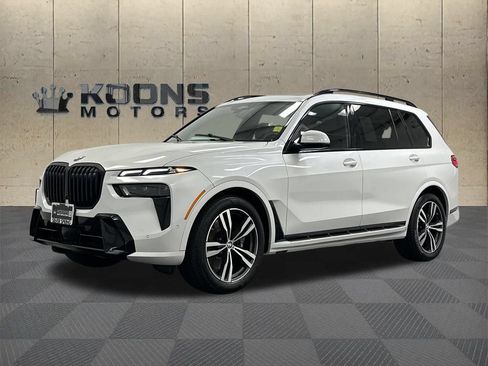 Used 2023 BMW X7 xDrive40i w/ M Sport Package AWD/4WD image 1