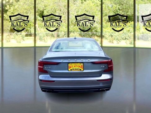 Used 2019 Volvo S60 T6 Momentum w/ Multimedia Package image 6