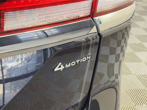 Used 2025 Volkswagen Atlas SEL image 19