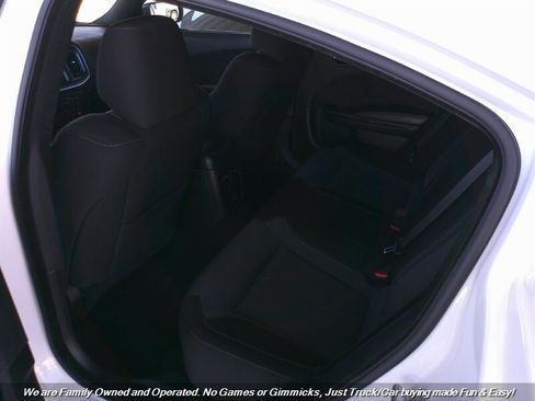 Used 2021 Dodge Charger SXT w/ Blacktop Package image 15