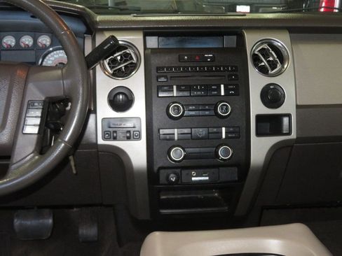 Used 2010 Ford F150 XLT image 38