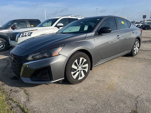 Used 2024 Nissan Altima 2.5 S FWD image 1