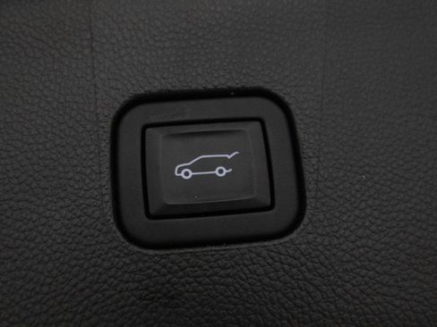 Certified 2023 Buick Enclave Avenir w/ Avenir Technology Package image 37