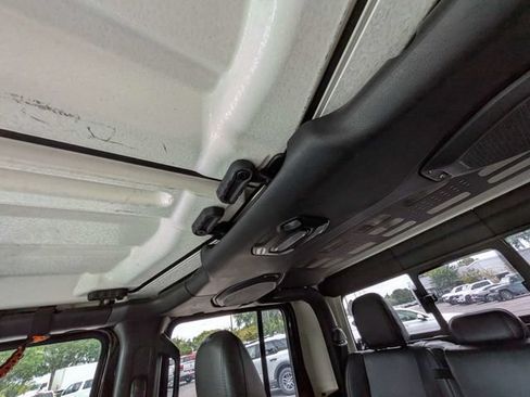 Used 2022 Jeep Gladiator Mojave w/ Cold Weather Group AWD/4WD image 23