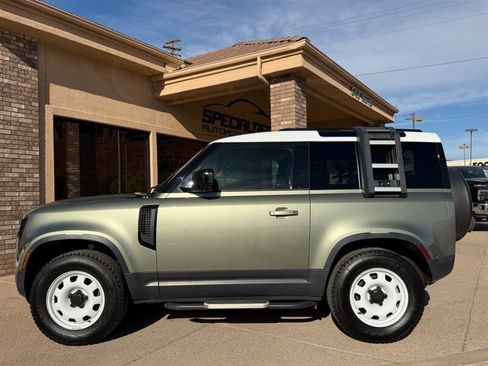 Used 2022 Land Rover Defender 90 image 3