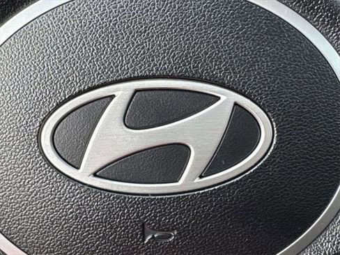 Certified 2025 Hyundai Elantra SEL image 34