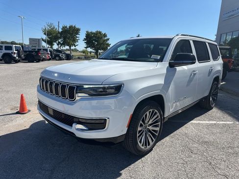 New 2025 Jeep Wagoneer Series II image 13