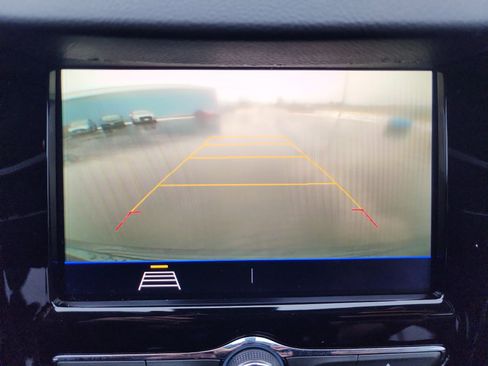 Certified 2022 Chevrolet Trax LT w/ LT Convenience Package image 17