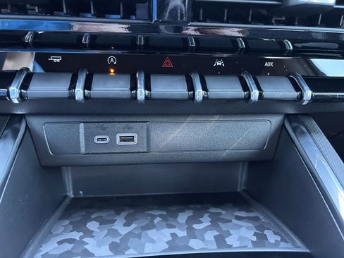 New 2026 GMC Canyon Elevation w/ Convenience Package image 10