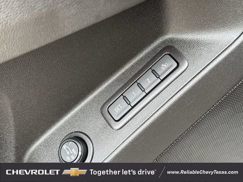 Used 2018 Chevrolet Equinox Premier FWD image 28