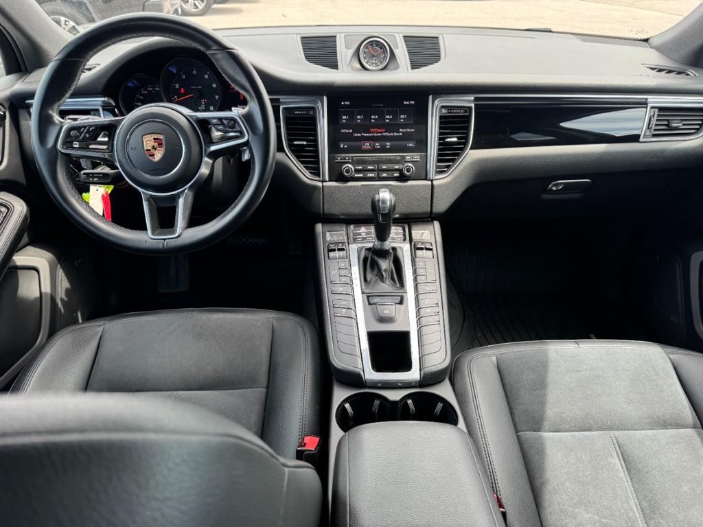 Used 2018 Porsche Macan AWD/4WD image 10