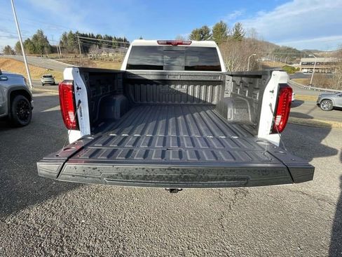 New 2026 GMC Sierra 1500 AT4 w/ AT4 Premium Package AWD/4WD image 9