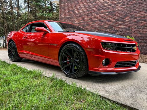 Used 2013 Chevrolet Camaro SS w/ SS Performance Package RWD image 27