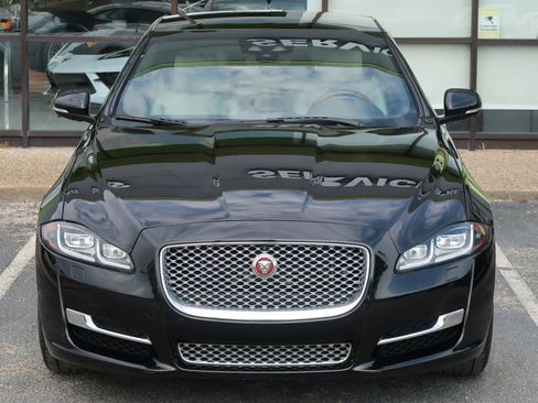 Used 2019 Jaguar XJ L Portfolio image 4