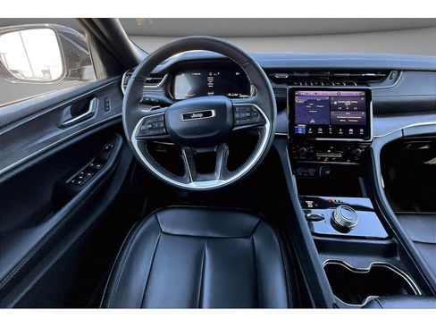 Certified 2024 Jeep Grand Cherokee Limited AWD/4WD image 8