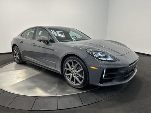 Certified 2025 Porsche Panamera 4 image 9
