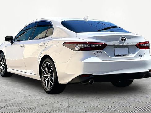 Used 2021 Toyota Camry XLE FWD image 12