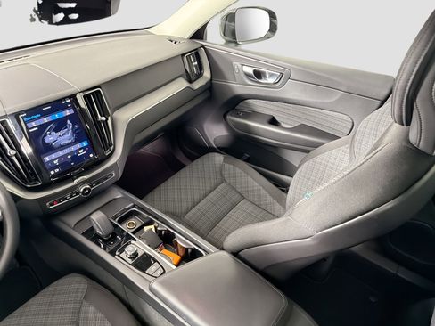 Certified 2023 Volvo XC60 B5 Core image 24