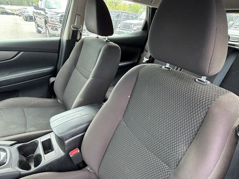 Used 2020 Nissan Rogue Sport S FWD image 17