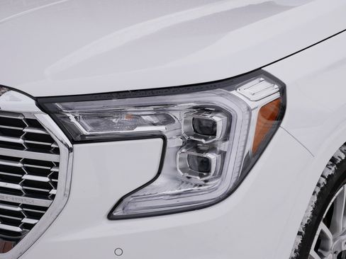 Used 2022 GMC Terrain Denali image 5