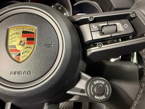 Certified 2026 Porsche Macan AWD/4WD image 38