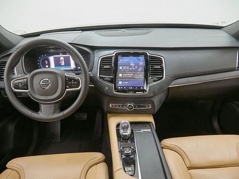 Certified 2023 Volvo XC90 B6 Ultimate w/ Protection Package Premier image 27