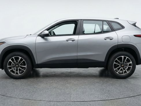 Used 2025 Chevrolet TrailBlazer LT image 5